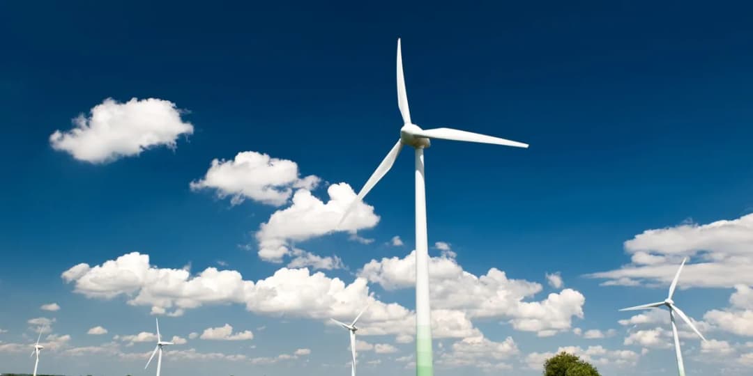 Ceny energii wiatrowej: Jak uniknąć wysokich kosztów w Polsce?