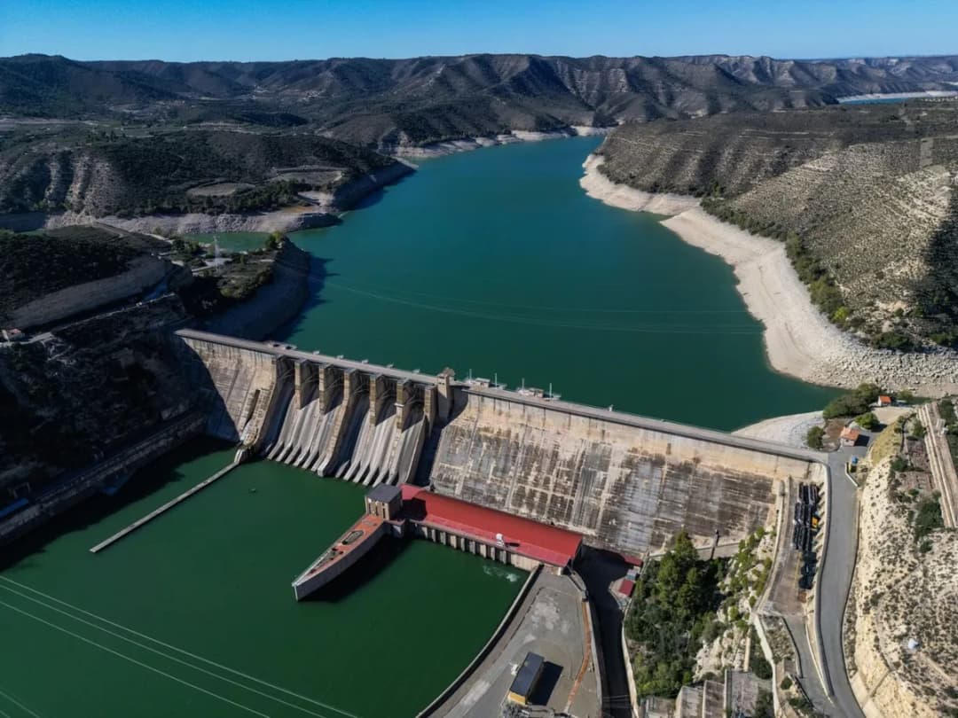 Najwięksi producenci energii wodnej: kto dominuje w branży hydrowej?