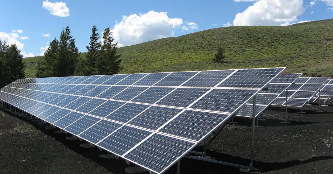 Regulator solarne MPPT w 2022 - TOP modele i testy expertów | Najpopularniejsze marki