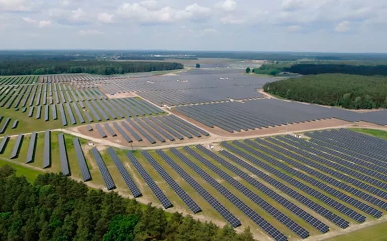 Gdzie są elektrownie słoneczne w Polsce? Odkryj największe lokalizacje