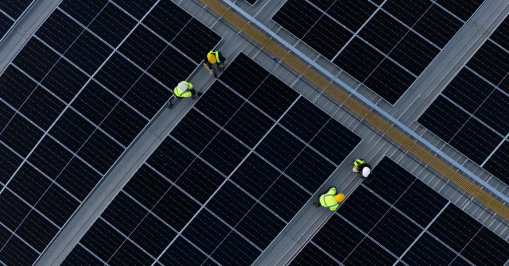 Elektrownie słoneczne referat: Kluczowe informacje i korzyści dla środowiska