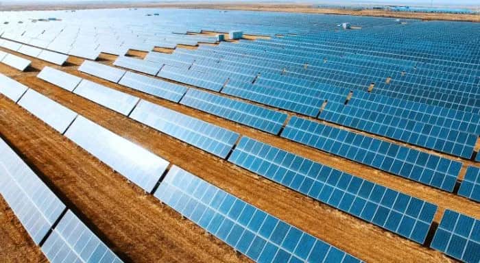 Elektrownie słoneczne korzyści: oszczędzaj na energii i chroń środowisko