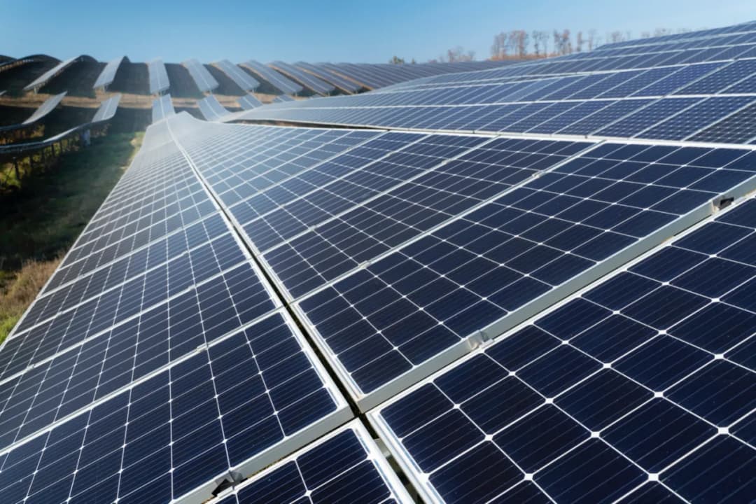 Elektrownie słoneczne w krajach Europy: porównanie mocy i rozwoju