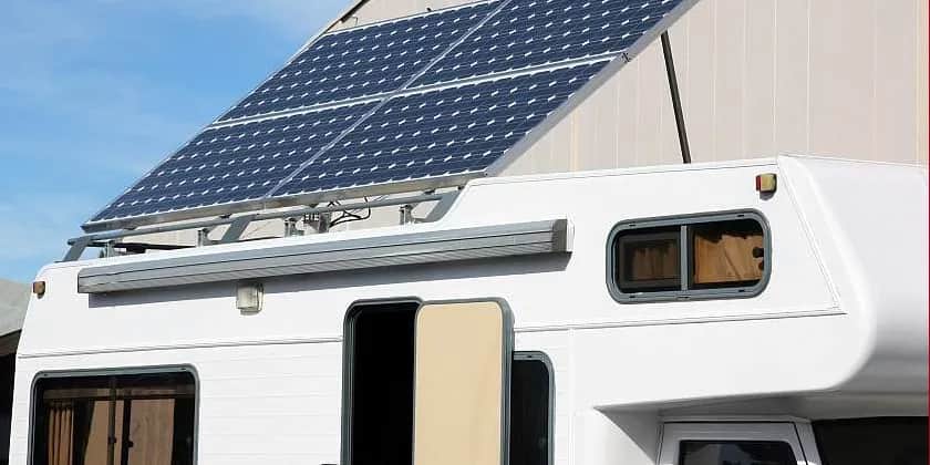 Przenośna elektrownia słoneczna - jak wybrać najlepszy model?